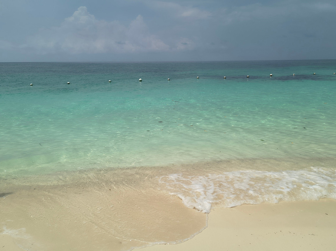 布格诺思伊海滩度假村