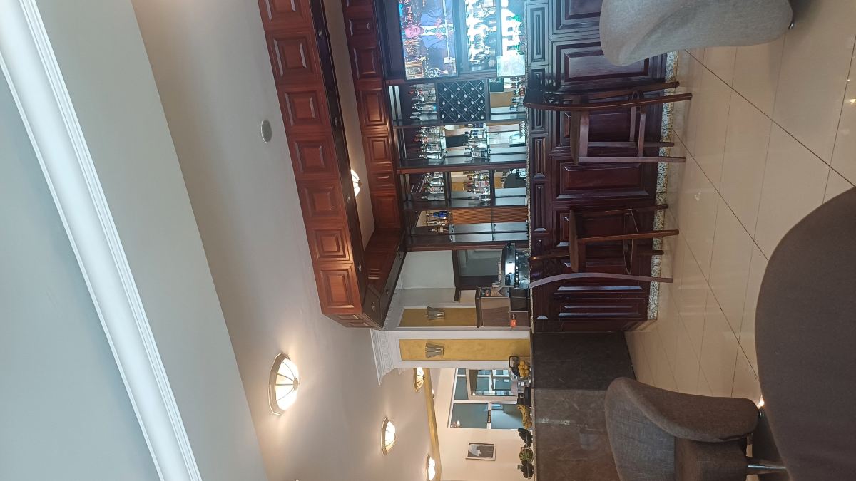 德布勒达摩酒店-旅行者