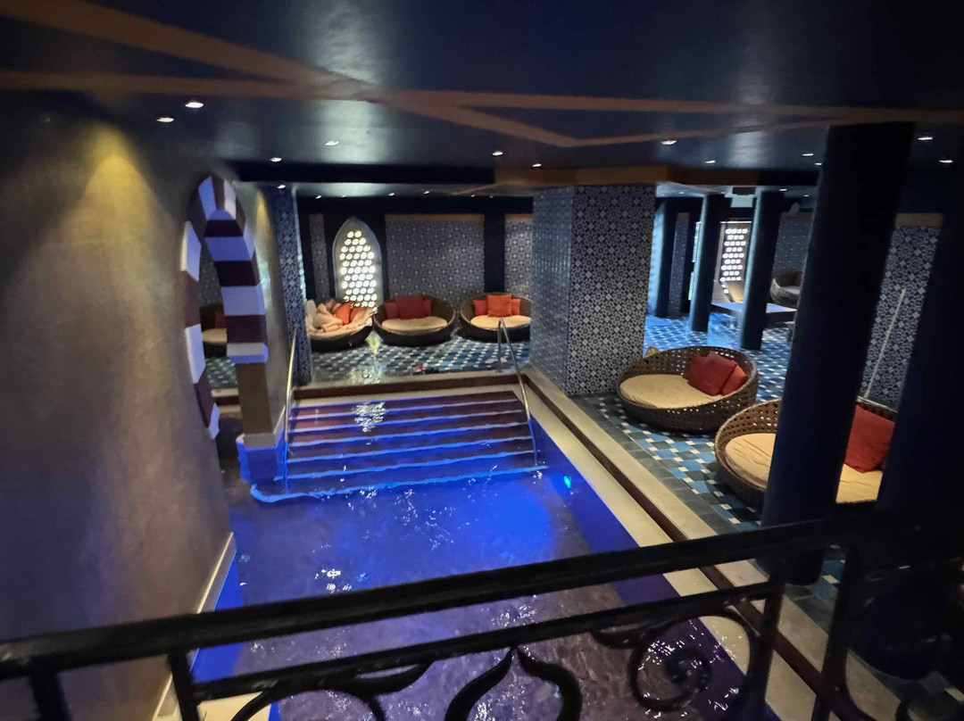 Meses Shiraz Hotel主图