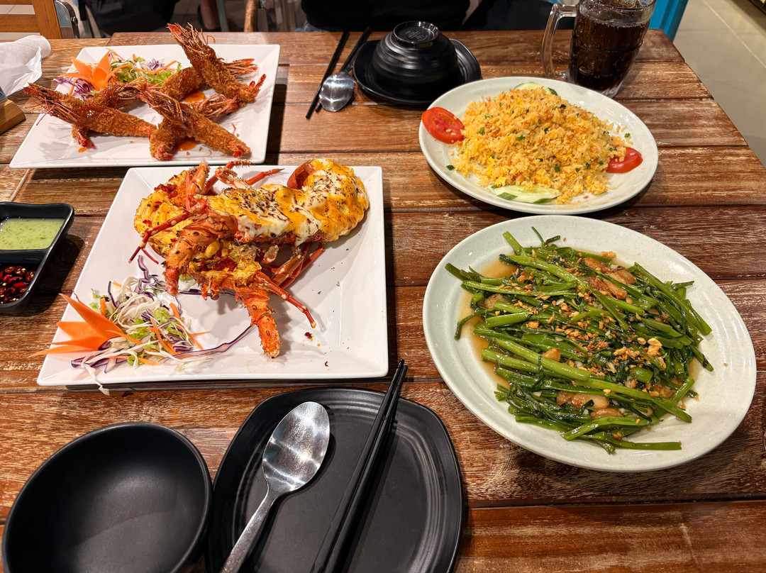 Nhà Hàng Vịnh Xanh Phú Quốc