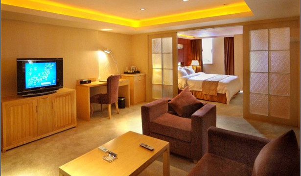 明天酒店(深圳宝安国际机场黄田地铁站店)主图