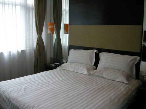 杭州桔子酒店莫干山路店主图