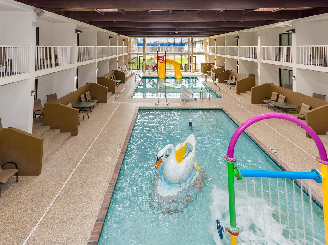 Ramada Hotel and Conference Center by Wyndham Plymouth