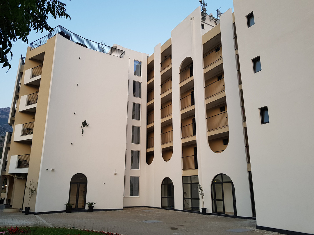 Pearl Beach Hotel