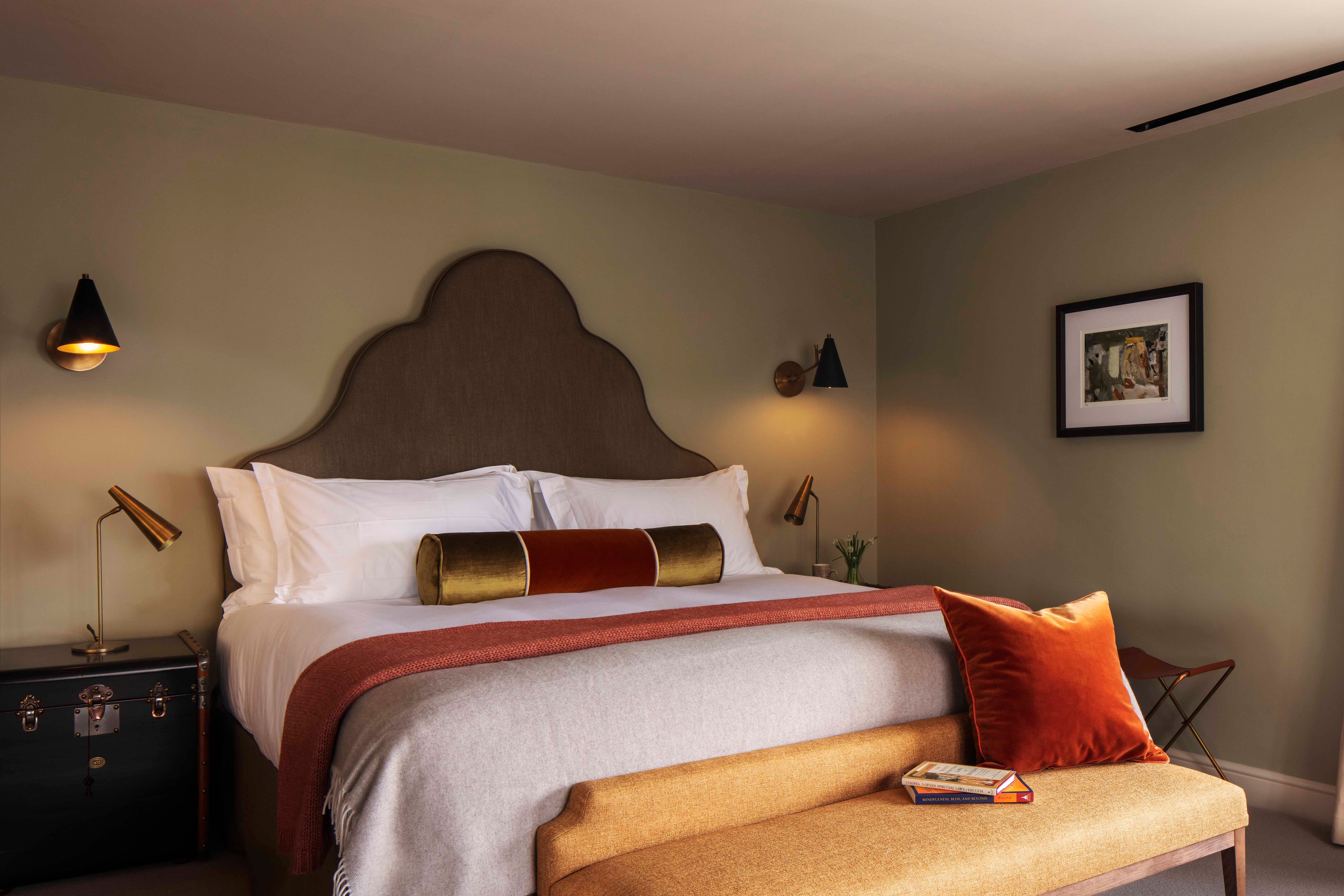 The Falcon Hotel-官方