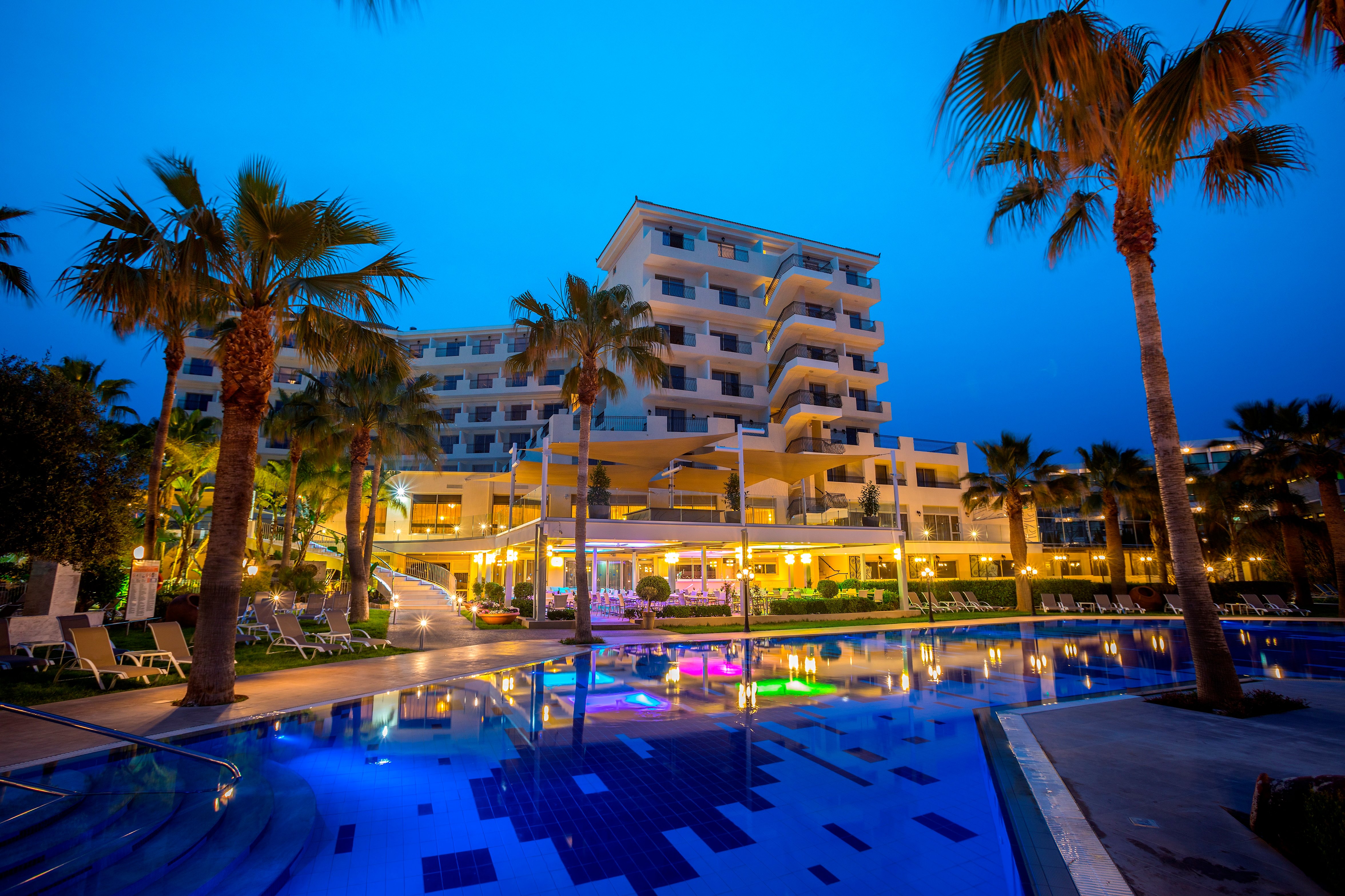Aquamare Beach Hotel & Spa-官方