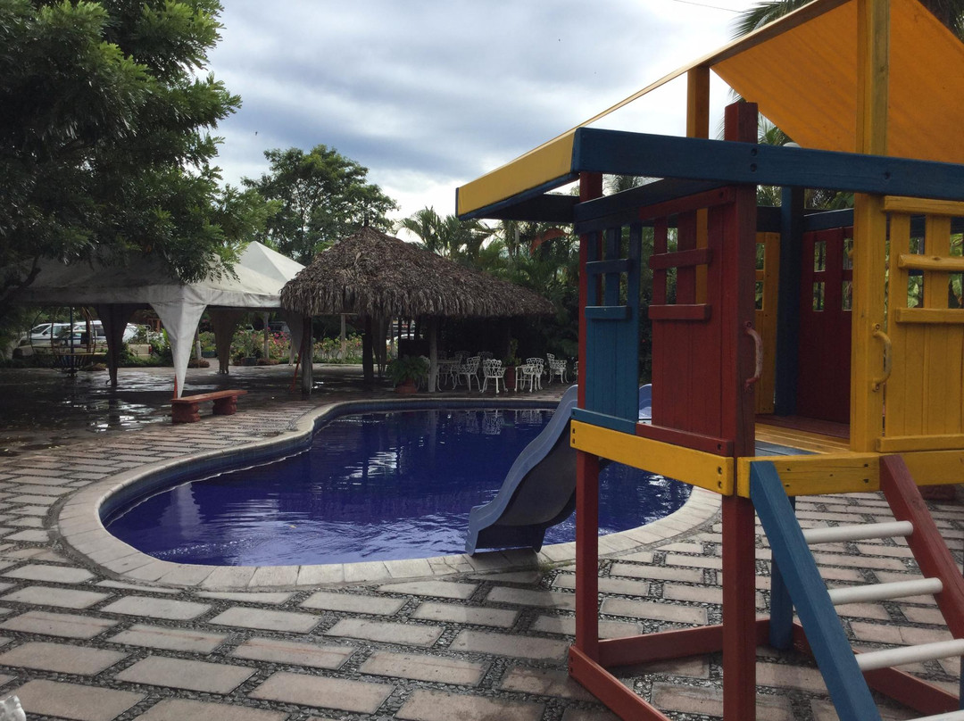 科利马酒店住宿-Hotel Plaza Tecoman