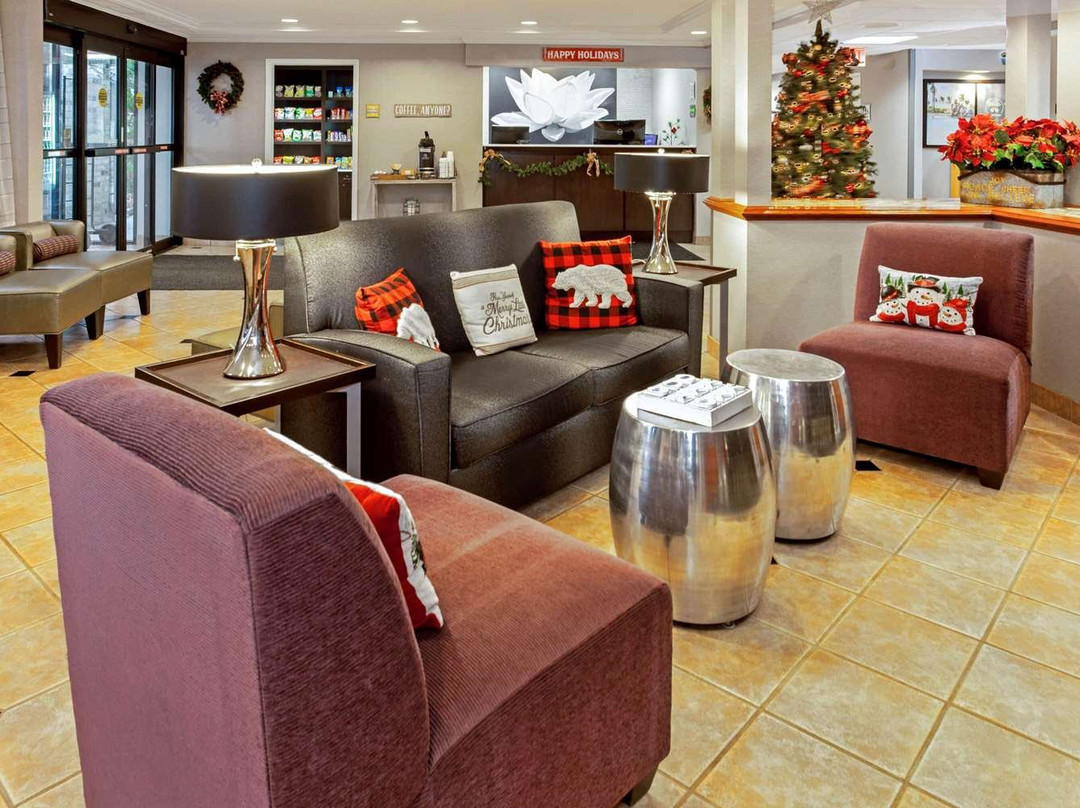 La Quinta Inn & Suites by Wyndham Milwaukee Delafield主图