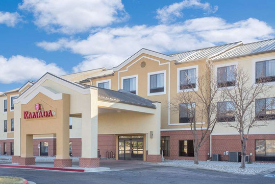 Ramada by Wyndham Denver International Airport主图