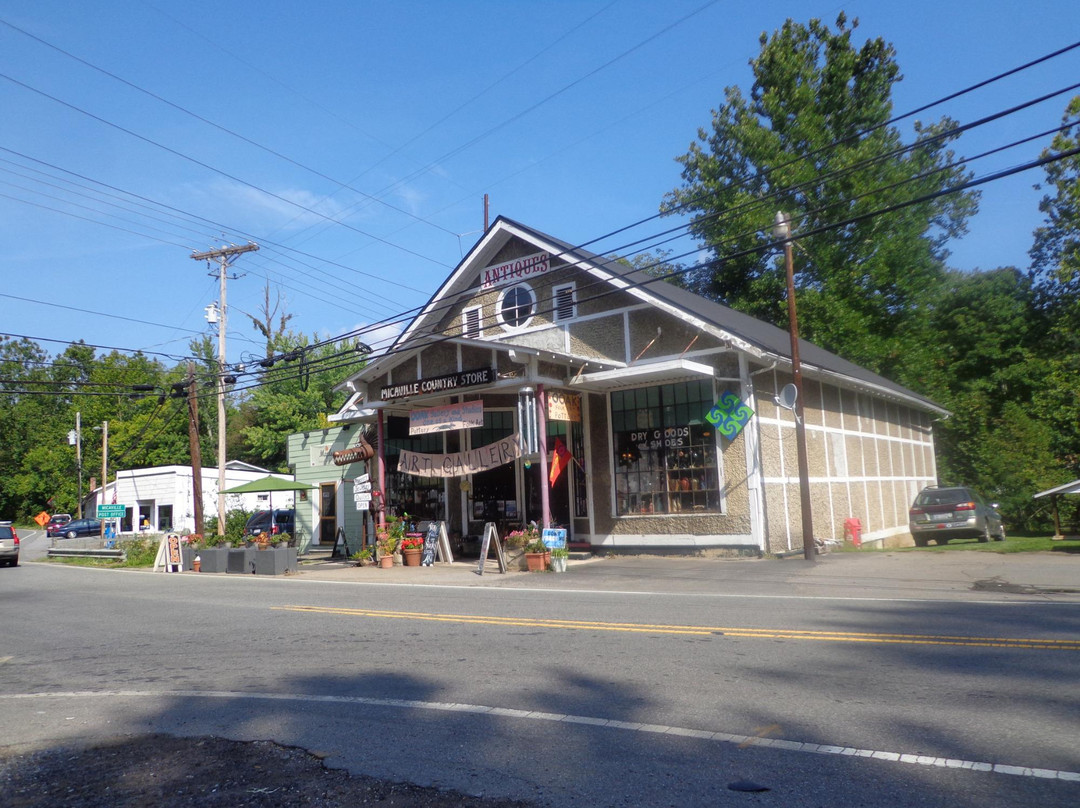 Bakersville旅游景点-One of a Kind Art Gallery