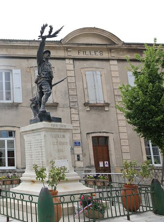 Monument Aux Morts De Chatillon-en-diois景点图片