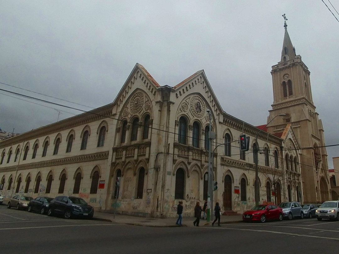 Iglesia de los Sagrados Corazones-瓦尔帕莱索必去景点