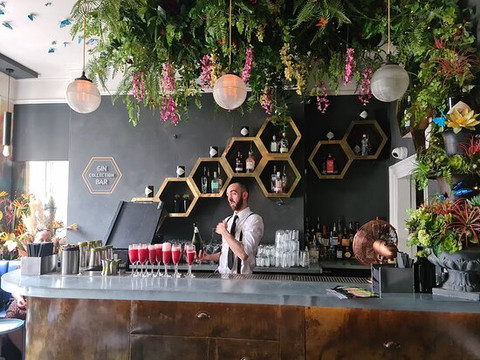 Sub 13-巴斯必去景点