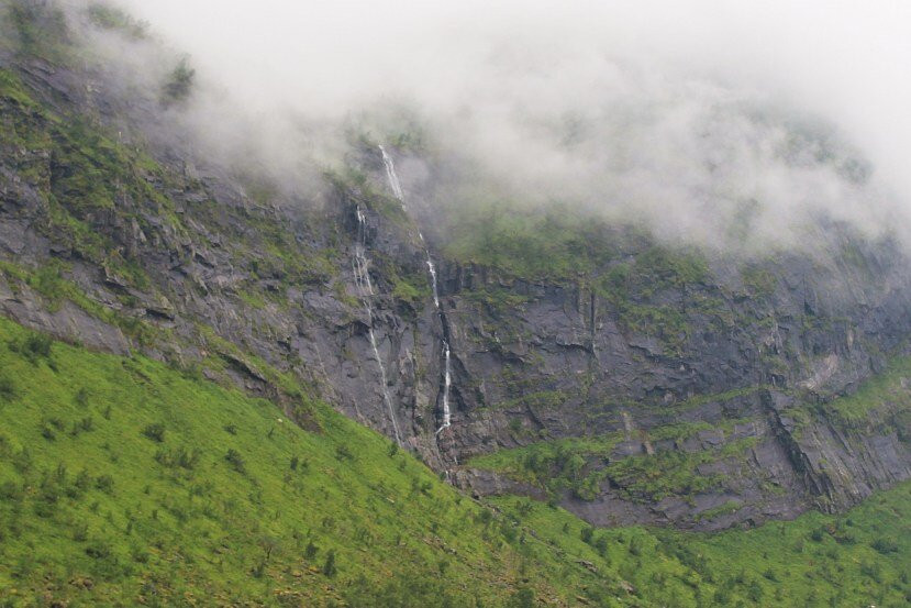 Klipelva Waterfall景点图片