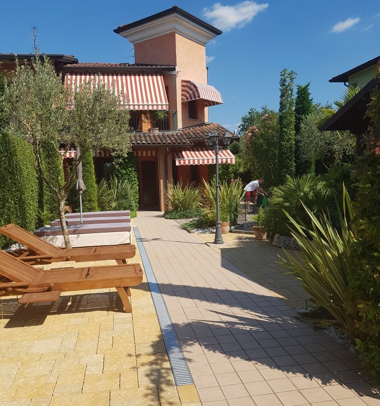 Rivoltella酒店住宿-B&B Desenzano Paradise