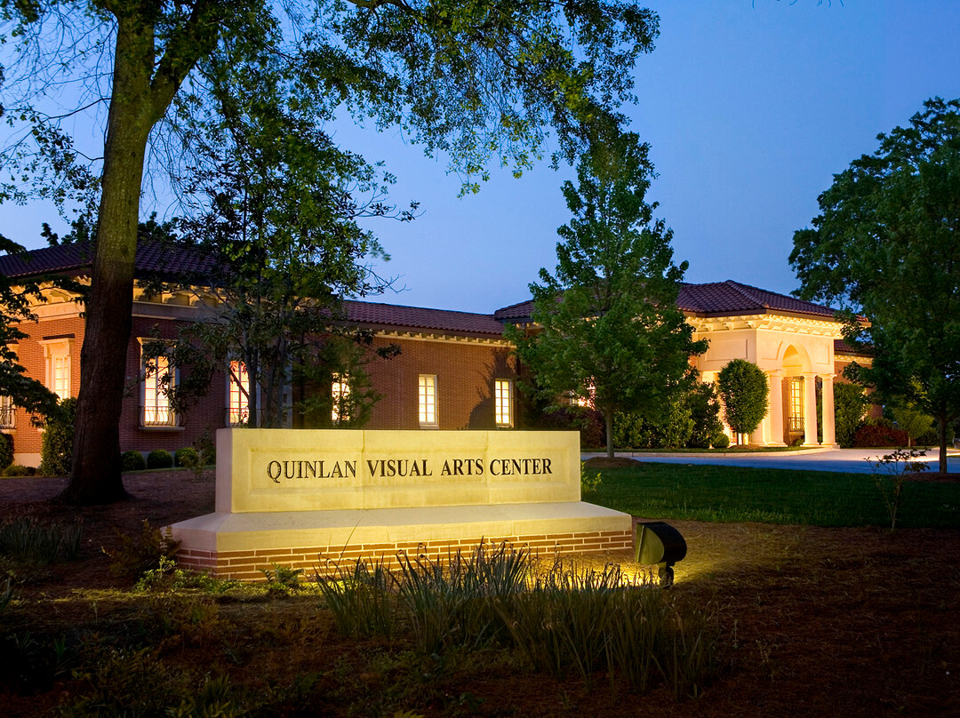 Quinlan Visual Arts Center景点图片