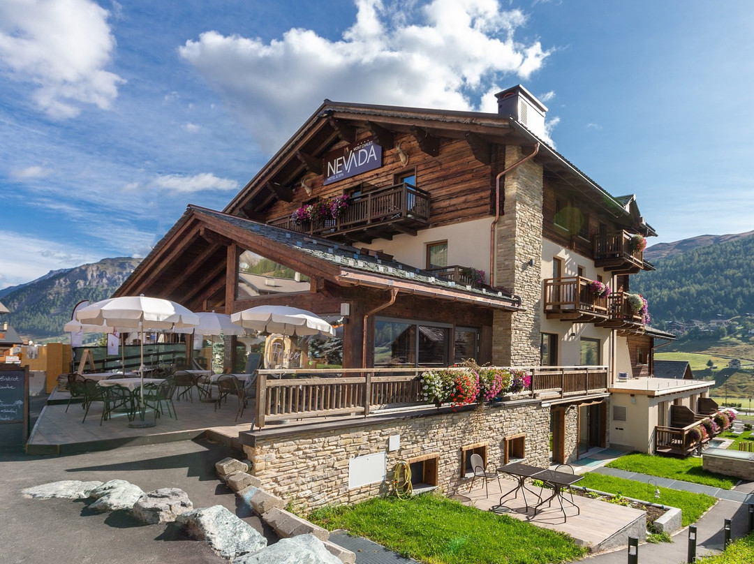 Mont Chalet Nevada Hotel & Spa