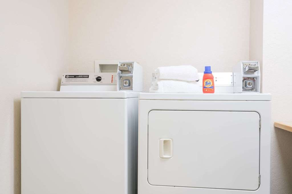 Super 8 by Wyndham Sheldon主图