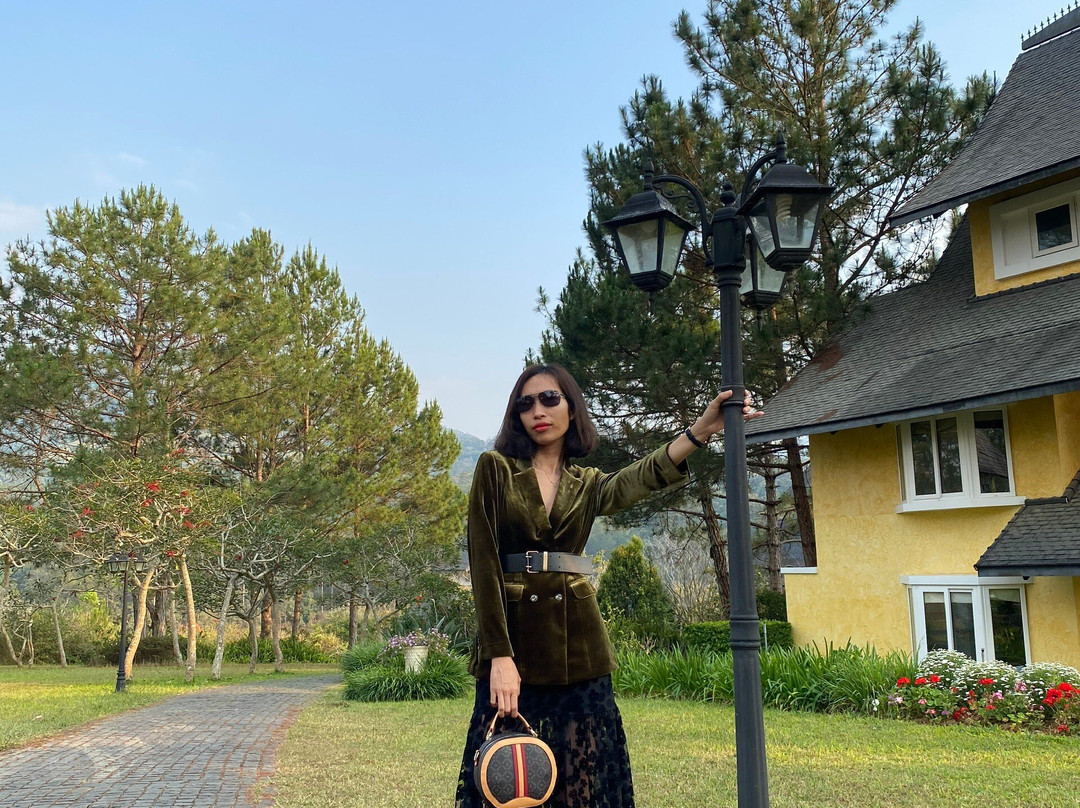 平安村度假酒店主图