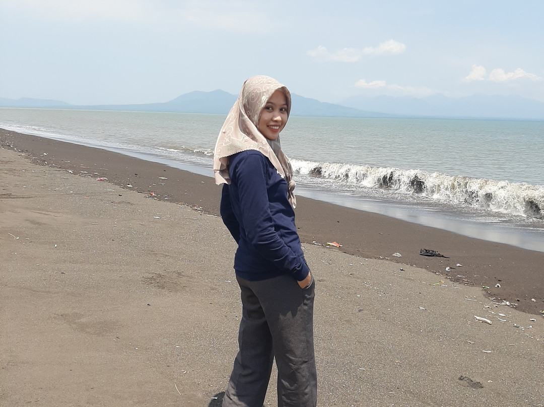 Pantai Kedung Derus-Krajan必去景点