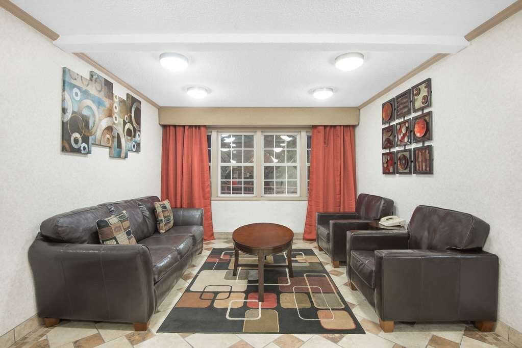 Super 8 By Wyndham Maumee Perrysburg Toledo Area主图