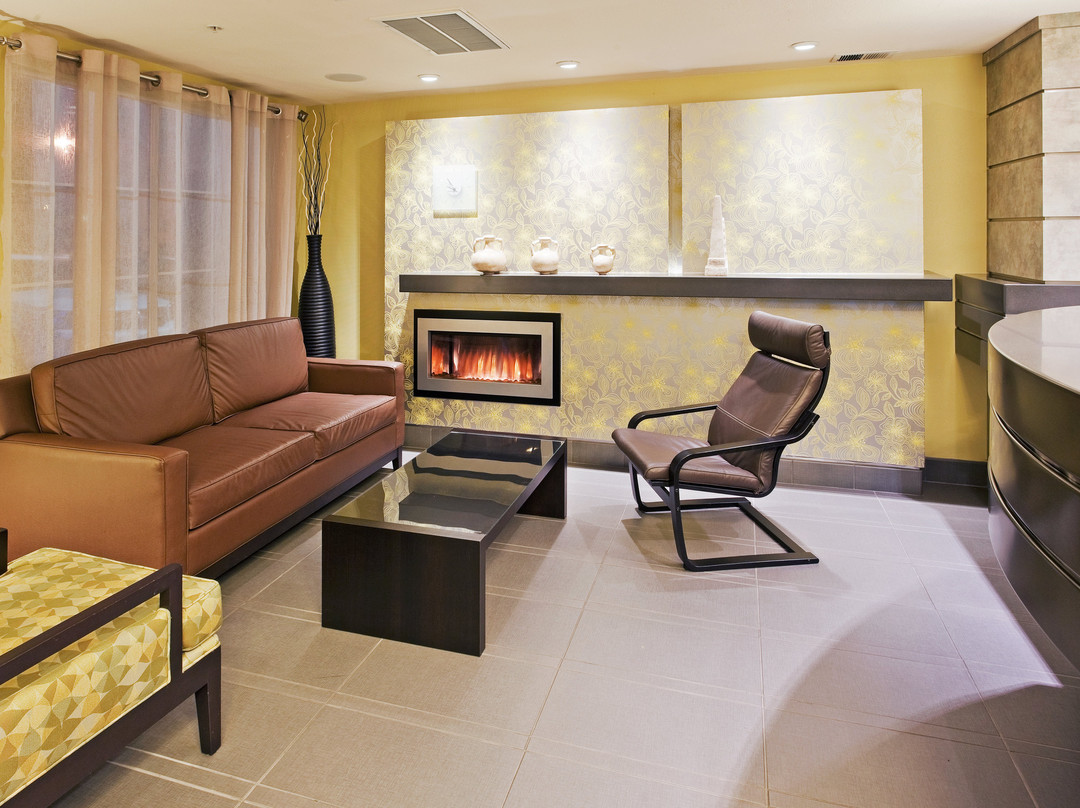 伯克利快捷假日酒店主图