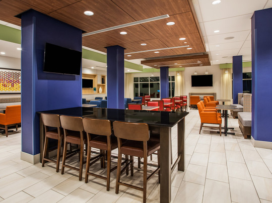 Leonardtown酒店住宿-Holiday Inn Express & Suites Lexington Park-california By IHG