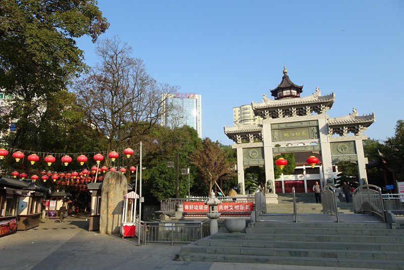 绳金塔景点图片