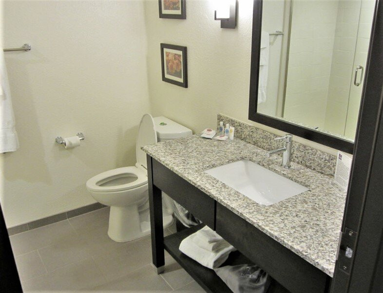 Comfort Suites Wooster Near University Campus主图