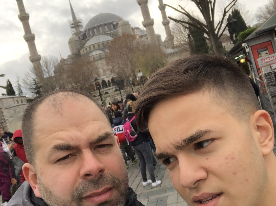 Brothers Taxi-库萨达斯必去景点