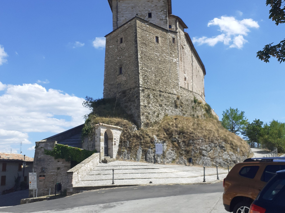 Castello di Frontone-Frontone必去景点