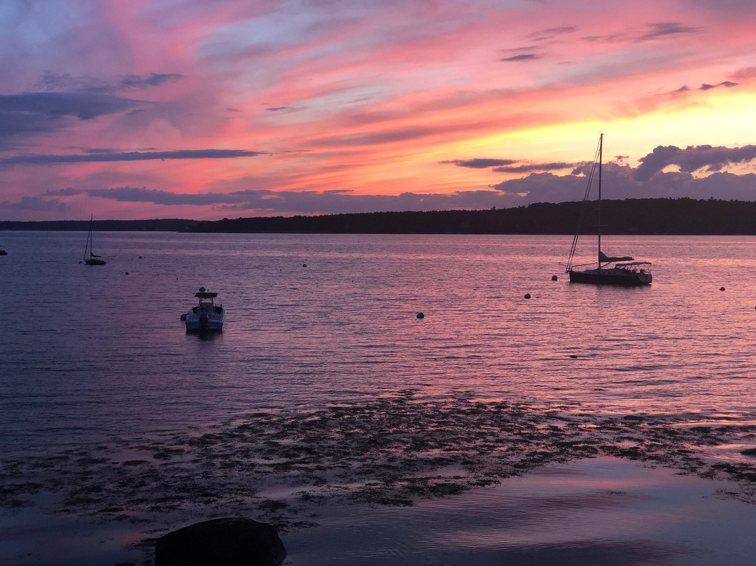 Smuggler's Cove Inn主图