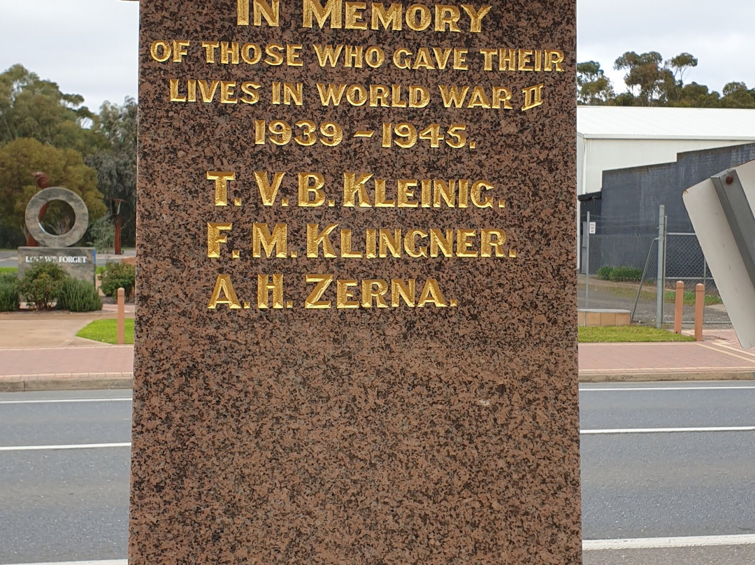 Truro War Memorial景点图片