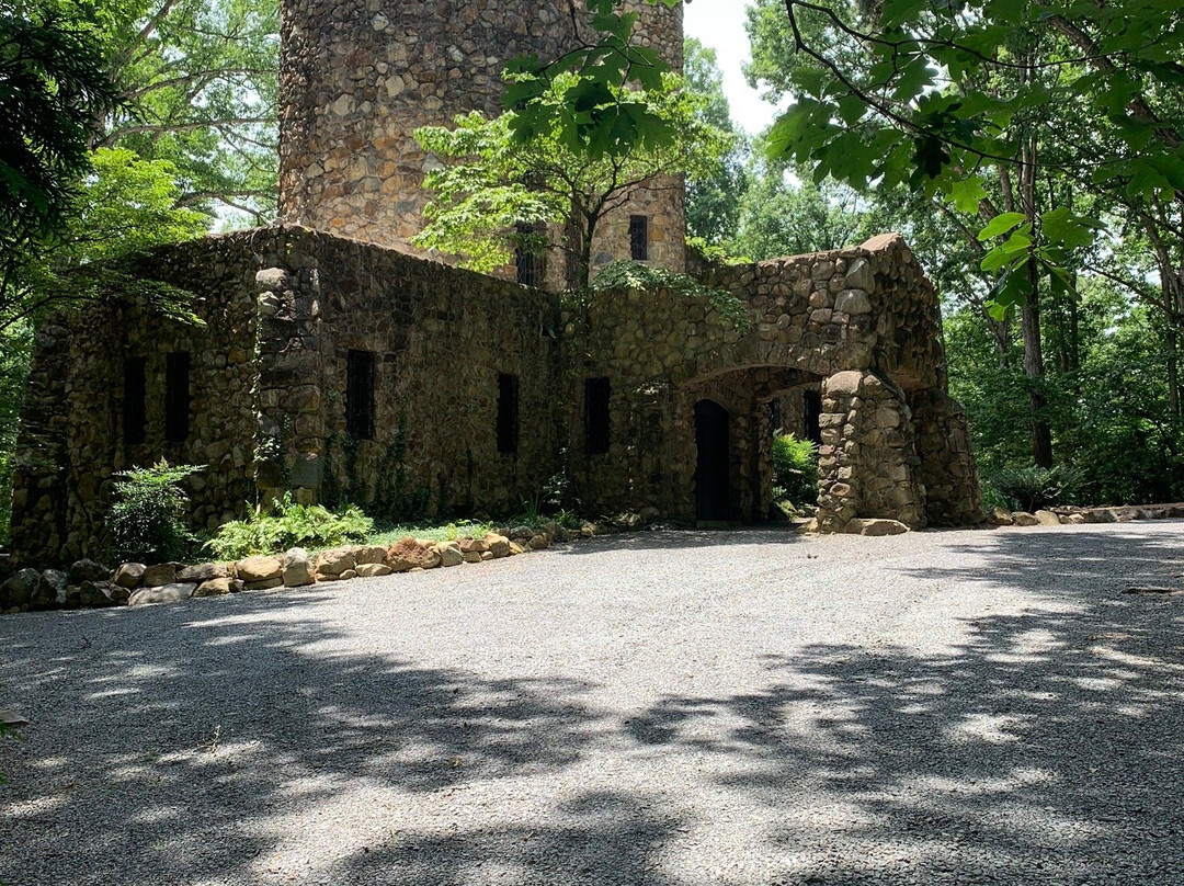 Gimghoul Castle景点图片