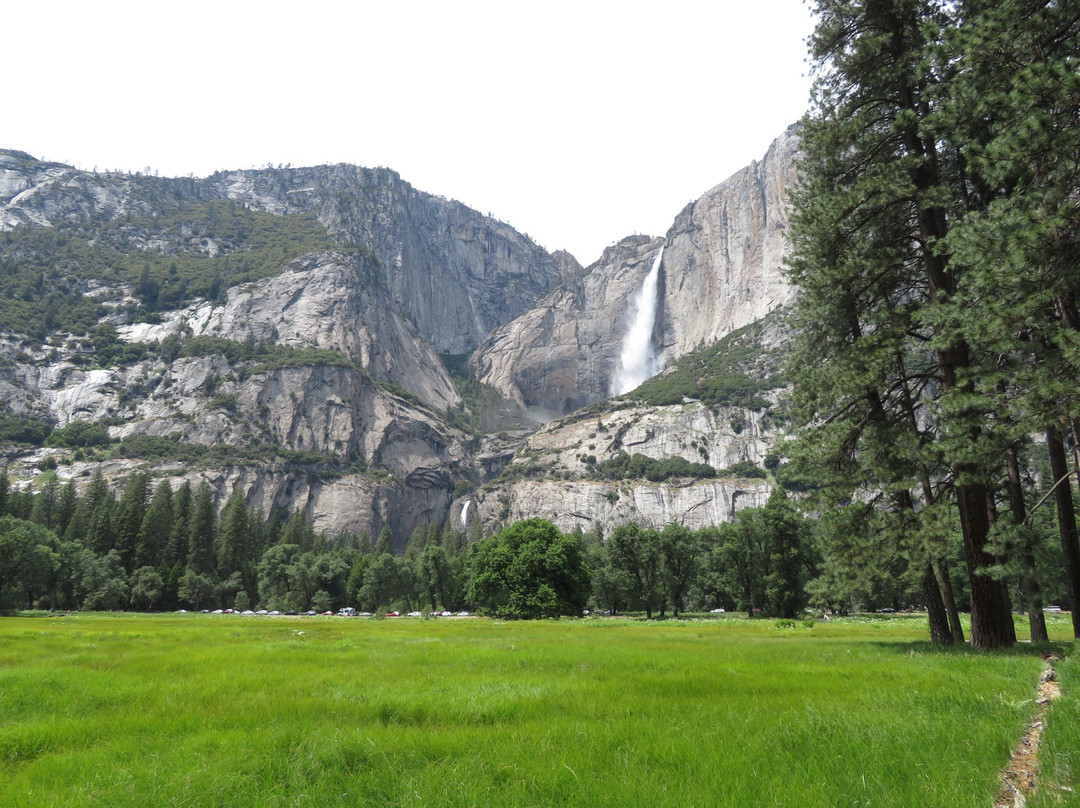 Yosemite Valley Loop Trail景点图片