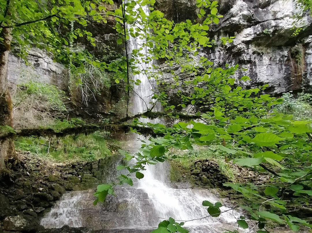 Cascade de Pisse-Vache-Matafelon-Granges必去景点