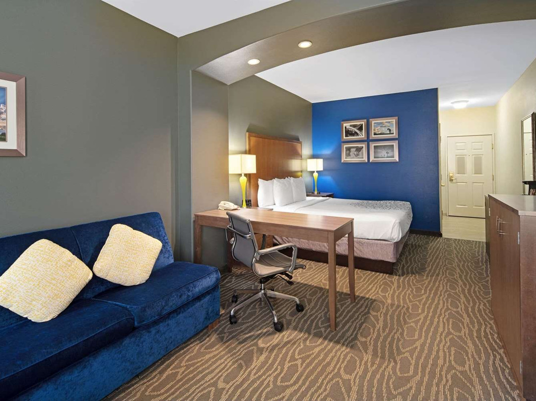 La Quinta Inn Suites By Wyndham Mercedes主图