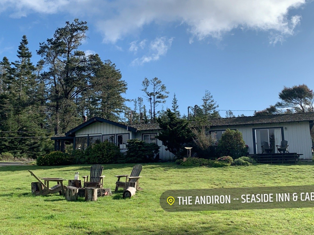 The Andiron -- Seaside Inn & Cabins主图