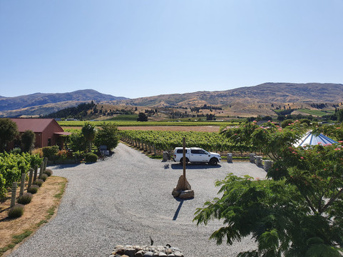 River Rock Estate Hot Pools主图