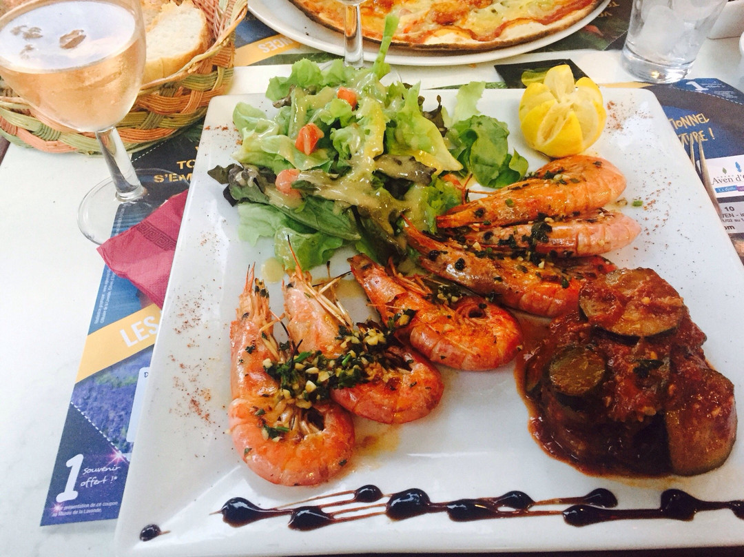 Saint-Marcel-d'Ardeche餐馆和美食-Le Calixte