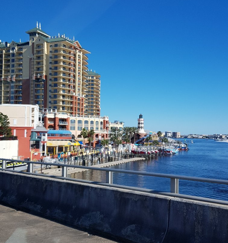HarborWalk Village景点图片