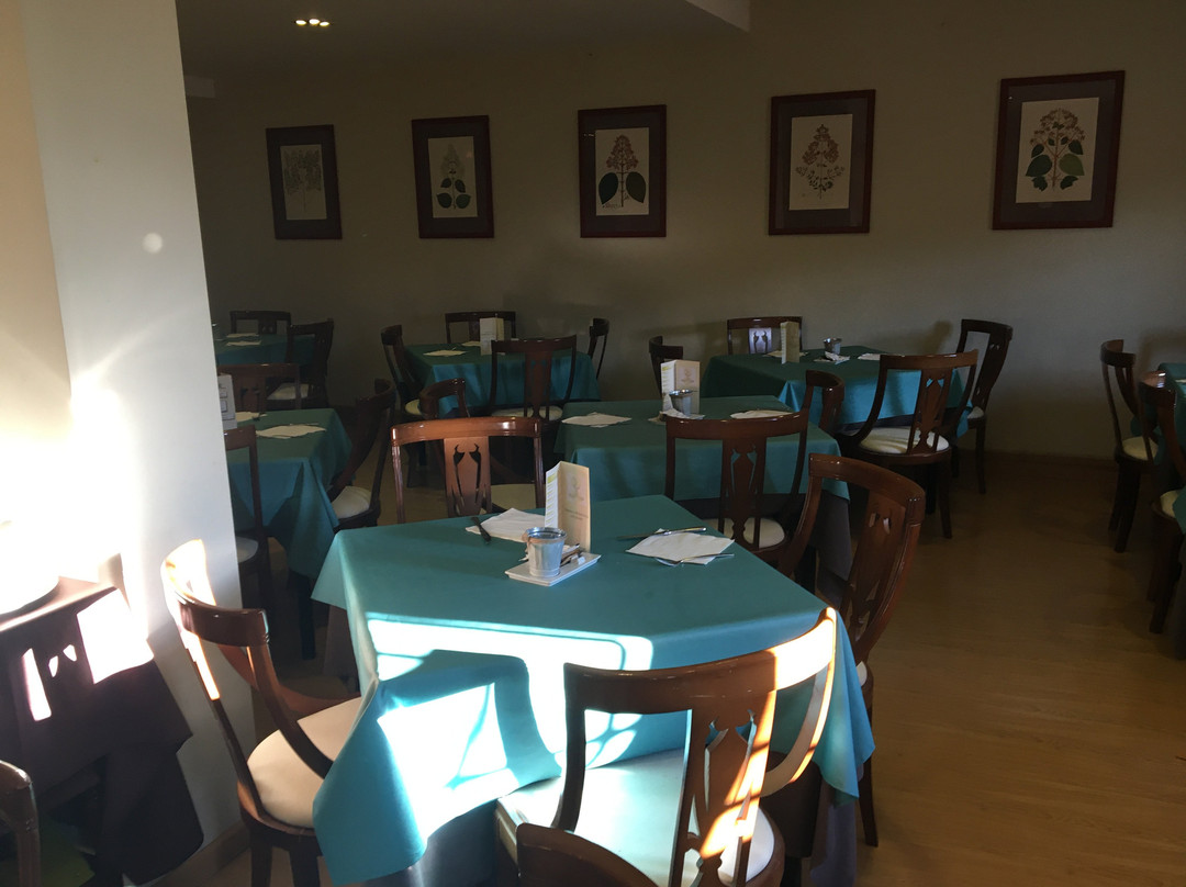 莱昂诺尔德阿基塔尼亚酒店主图