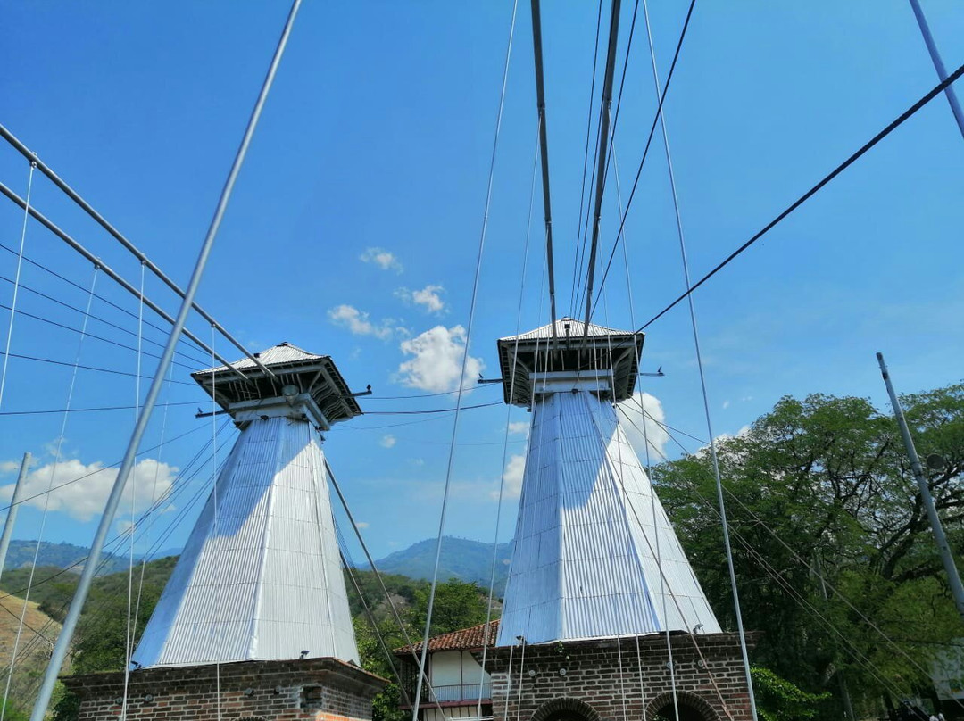 Puente de Occidente景点图片