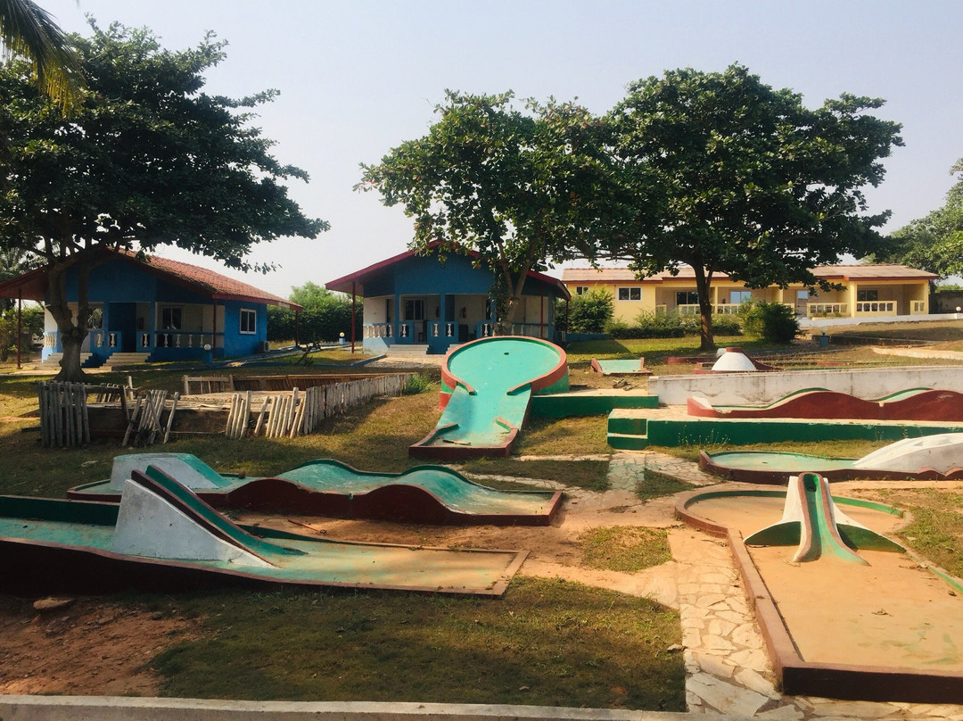 Till's Beach Resort主图