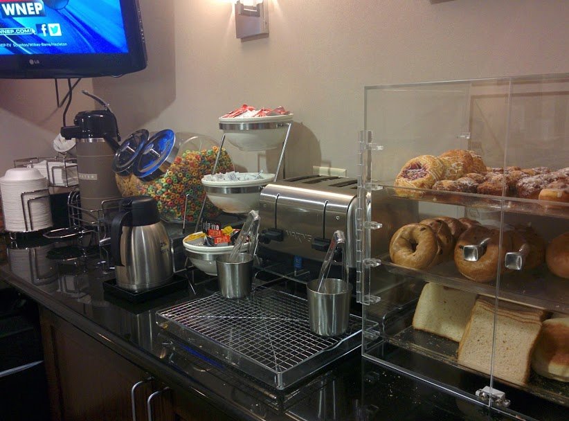 斯克兰顿邓莫尔司丽普套房酒店-餐饮