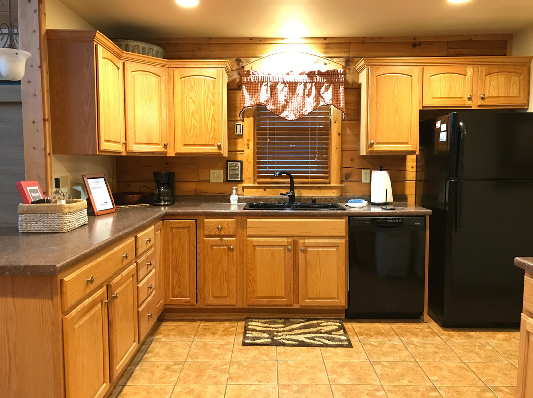 Scenic Wolf Mountain Cabins主图