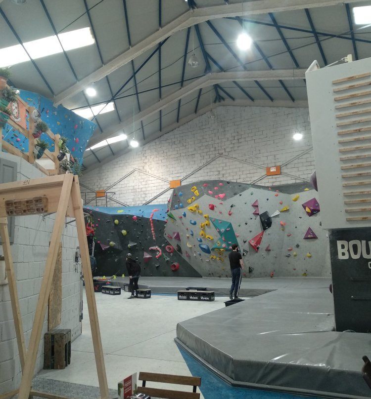 Boulder UP climbing café景点图片
