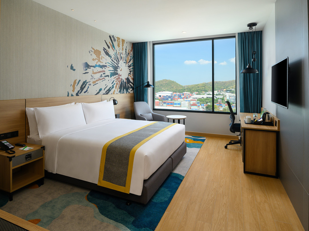 Holiday Inn & Suites Siracha Laemchabang By IHG主图