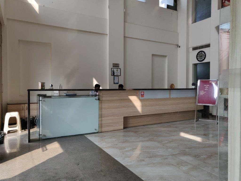 Hotel La Capitol主图