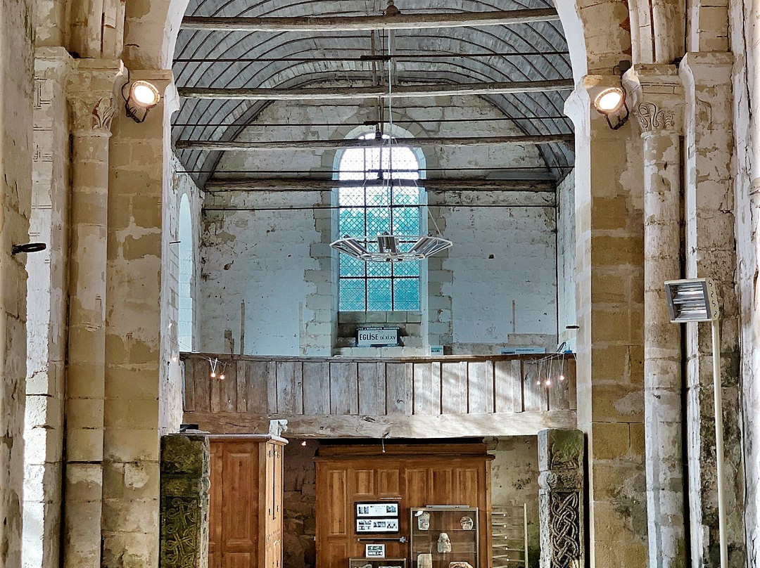 Sanctuaire Carolingien-Cravant-les-Coteaux必去景点